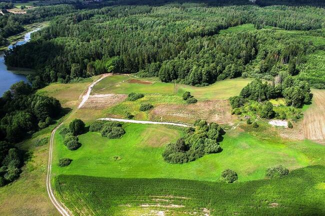 Działki w otoczeniu lasu oraz z dostępem do jeziora