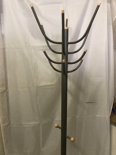 Stabilny wieszak do płaszczy stojący -przedpokój, gastronomia