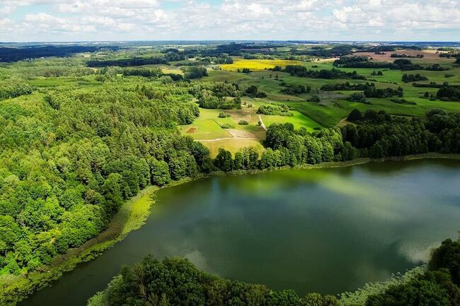Działki w otoczeniu lasu oraz z dostępem do jeziora