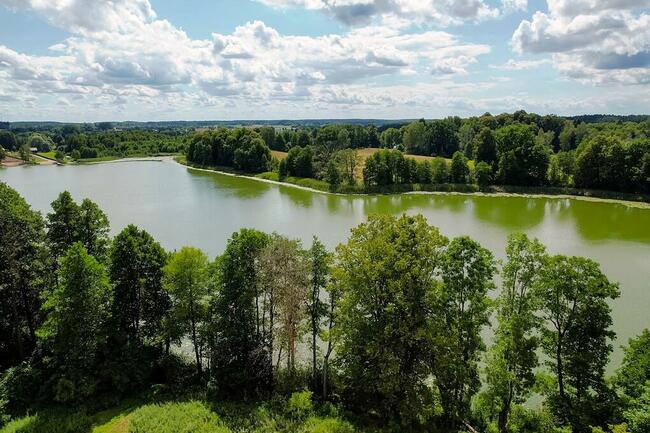 Działki w otoczeniu lasu oraz z dostępem do jeziora