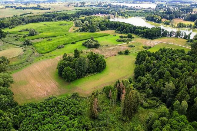 Działki w otoczeniu lasu oraz z dostępem do jeziora