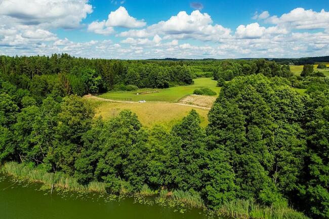 Działki w otoczeniu lasu oraz z dostępem do jeziora