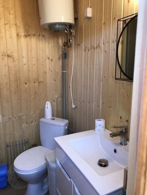 Sprzedam działkę z domkiem