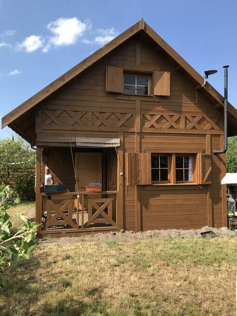 Sprzedam działkę z domkiem