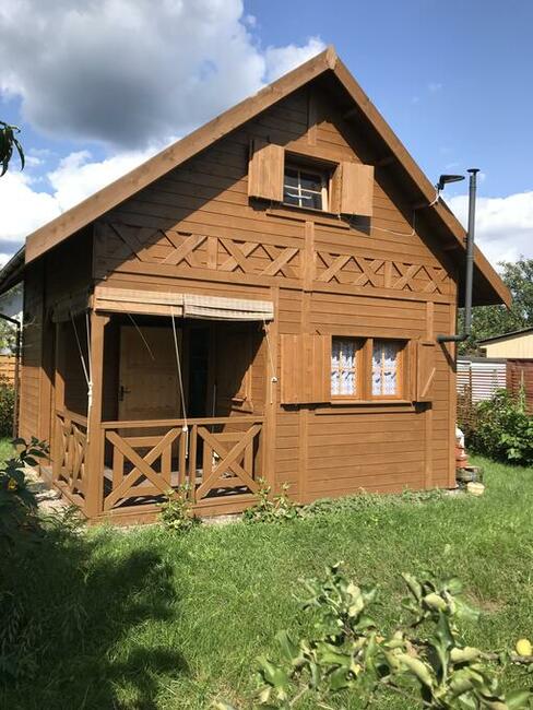 Sprzedam działkę z domkiem