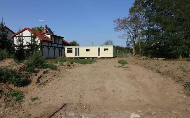 Działka z WZ w Starych Juchach z domkiem holenderskim