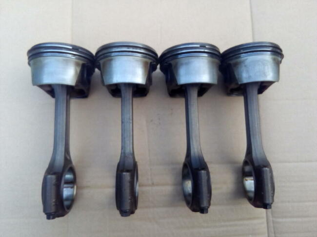 Tłok + korbowód 2.0 Turbo Saab 95 I 93 I B205E