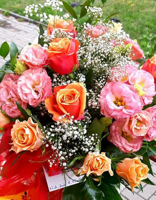 KWIATY Z DORĘCZENIEM - Kwiaciarnia Pod Muflonami WAŁBRZYCH