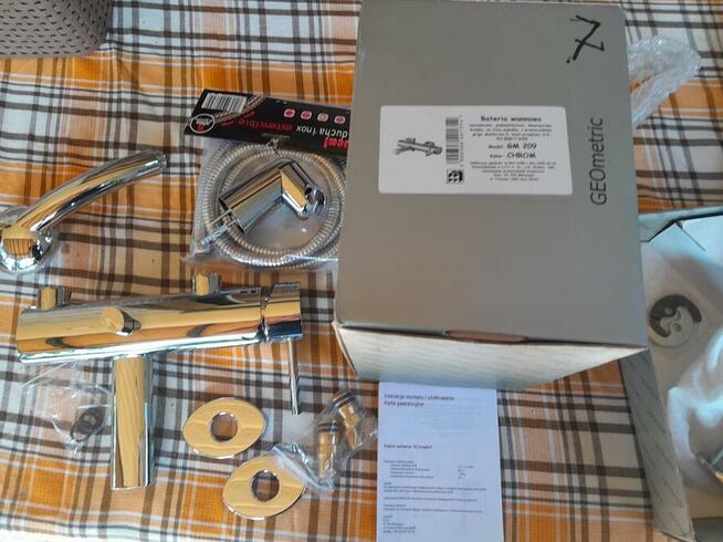 Bateria wannowa, umywalkowa, bidetowa chromowana.