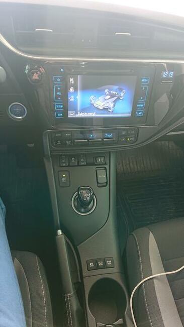 Toyota Auris Hybryda