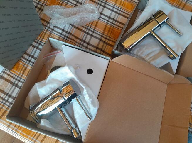 Bateria wannowa, umywalkowa, bidetowa chromowana.