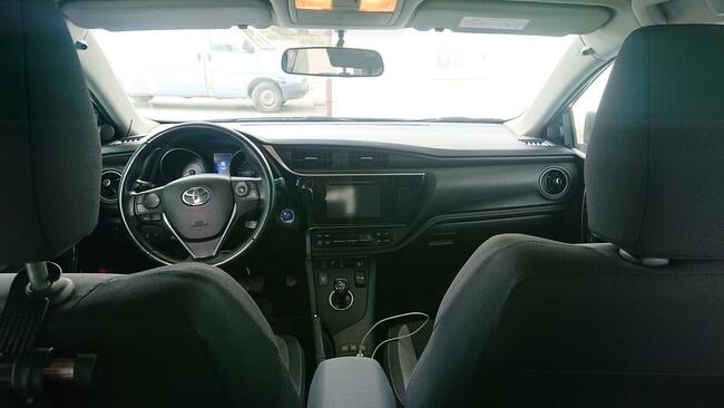 Toyota Auris Hybryda