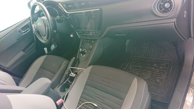 Toyota Auris Hybryda