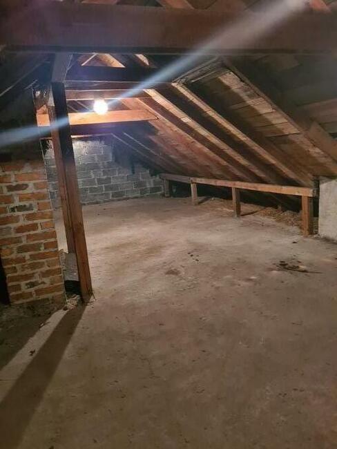 Atrakcyjny lokal około 60 m na poddaszu w dużym budynku