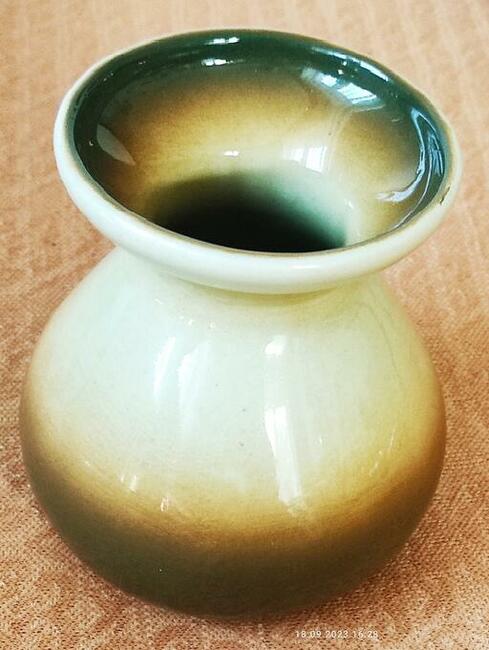 Wyprzedamy starą kamionko-plastykę i inne...