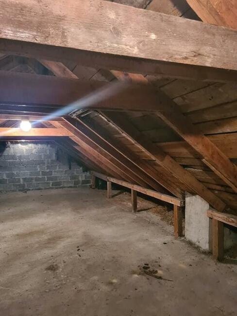 Atrakcyjny lokal około 60 m na poddaszu w dużym budynku
