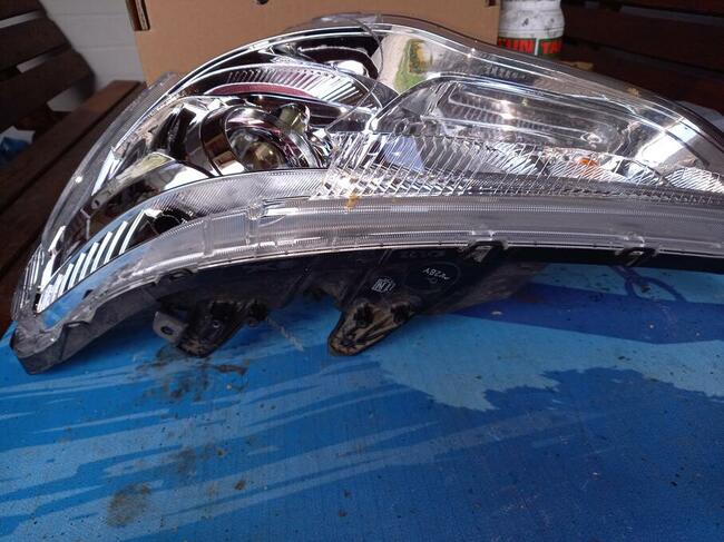 Sprzedam reflektor do mitsubishi asx II