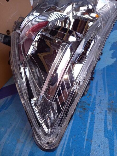 Sprzedam reflektor do mitsubishi asx II