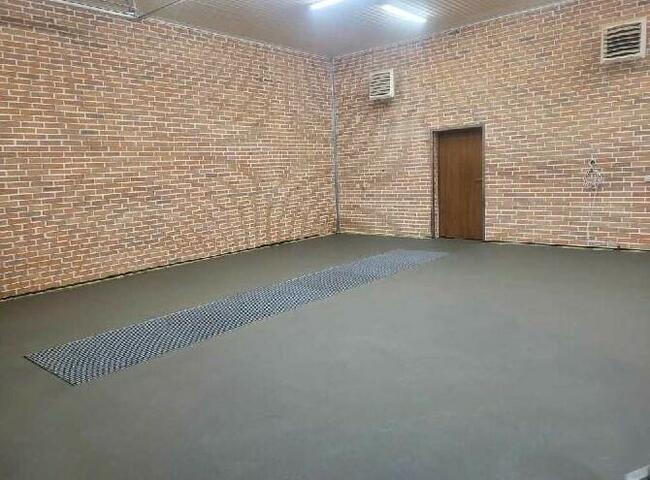 POSADZKI WYLEWKI MASZYNOWE