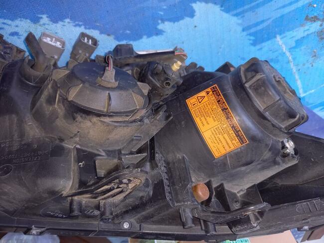 Sprzedam reflektor do mitsubishi asx II