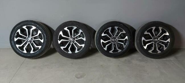 Toyota Yaris Cross Hybrid Comfort Style Tech - Oxide Bronze