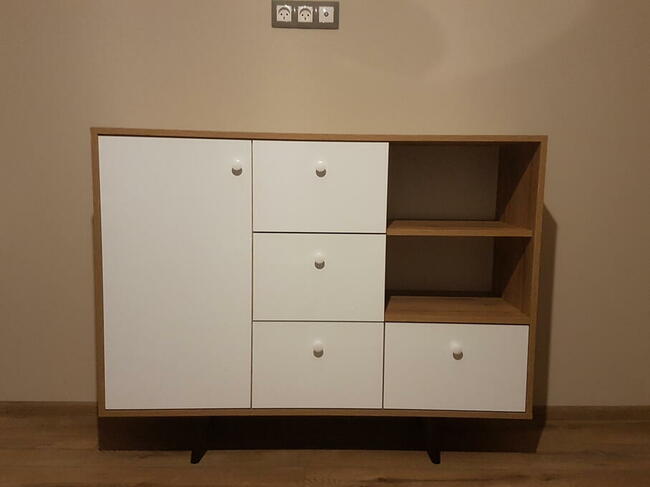 Meble na wymiar. Montaż, składanie, skręcanie mebli z paczek