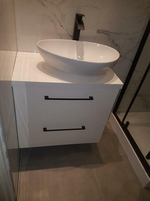 Meble na wymiar. Montaż, składanie, skręcanie mebli z paczek