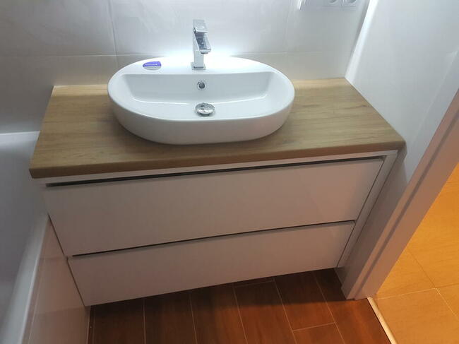 Meble na wymiar. Montaż, składanie, skręcanie mebli z paczek