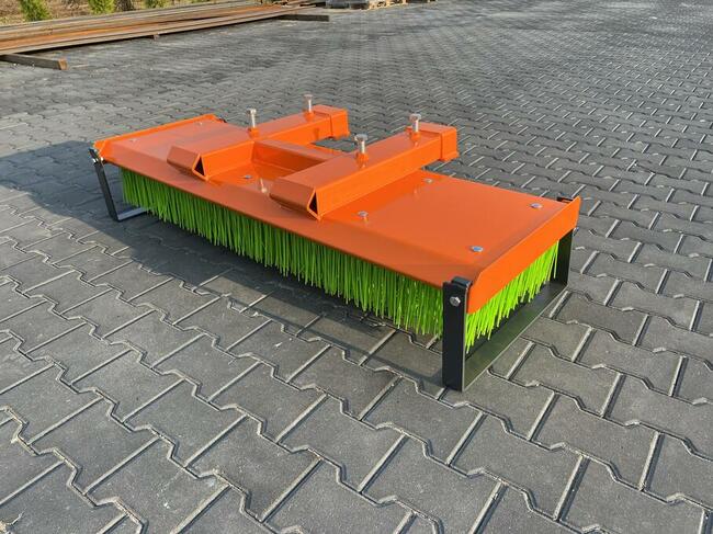 Zamiatarka szczotkowa listwowa do wózka widłowego widlak