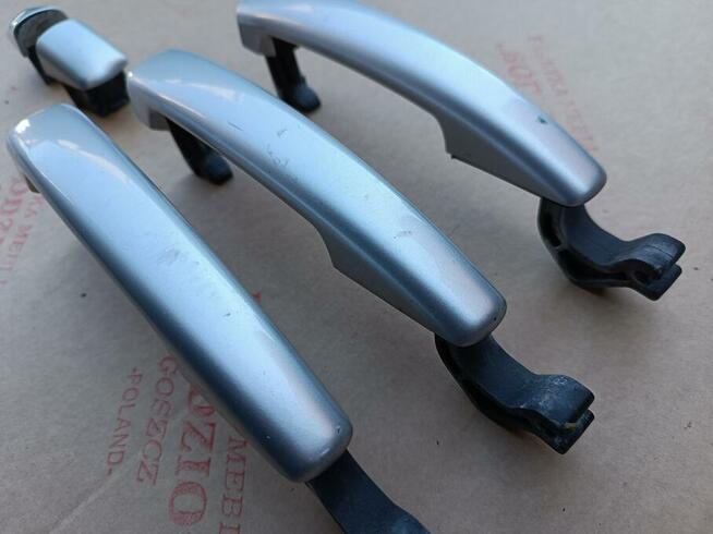 Citroen C4 Picasso klamka zewnętrzna srebrna EZRC lewa prawa