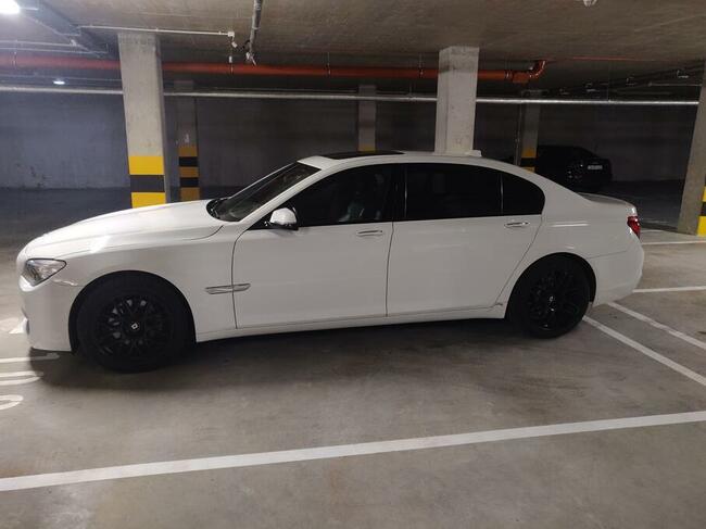 BMW SERIA 7 (F01/F02)