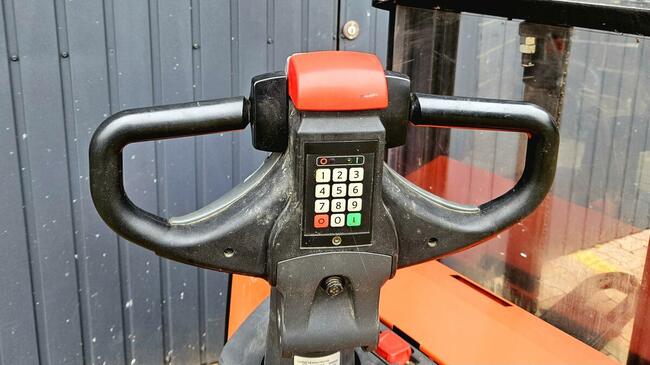 Używane paleciaki elektryczne z niskim masztem Toyota SWE