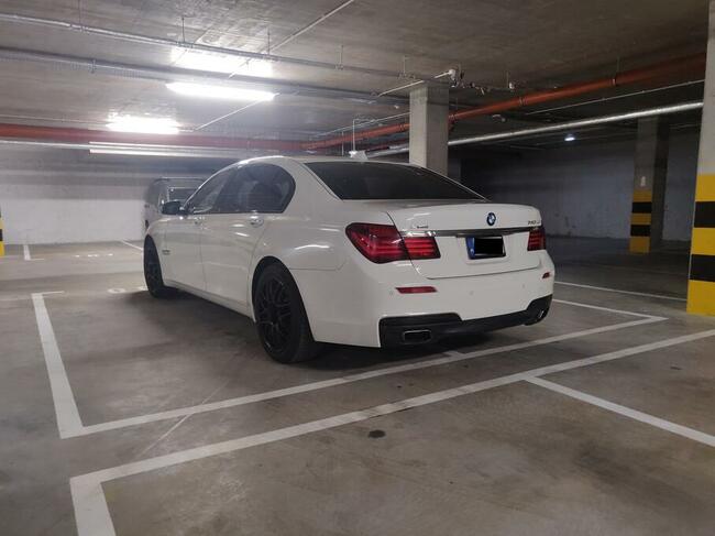 BMW SERIA 7 (F01/F02)