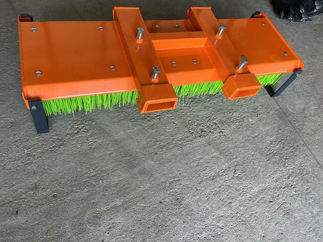Zamiatarka szczotkowa listwowa do wózka widłowego widlak
