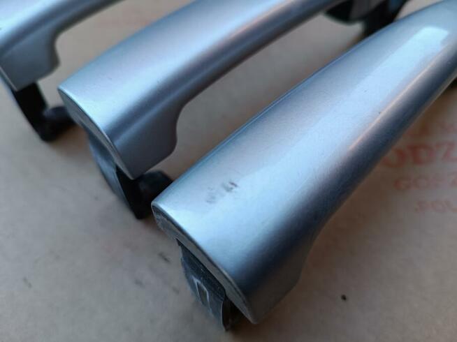 Citroen C4 Picasso klamka zewnętrzna srebrna EZRC lewa prawa