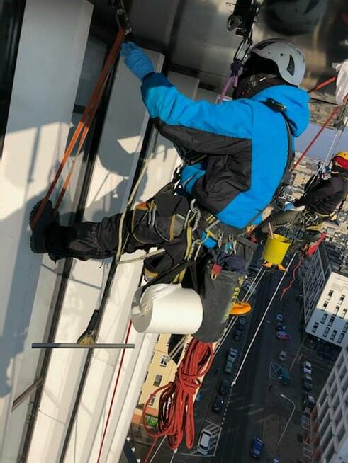 usługi alpinistyczne, mycie woda demineralizowaną.