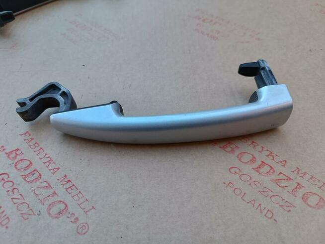 Citroen C4 Picasso klamka zewnętrzna srebrna EZRC lewa prawa