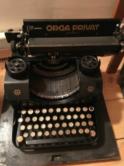 Zabytkowa maszyna do pisania ORGA PRIVAT
