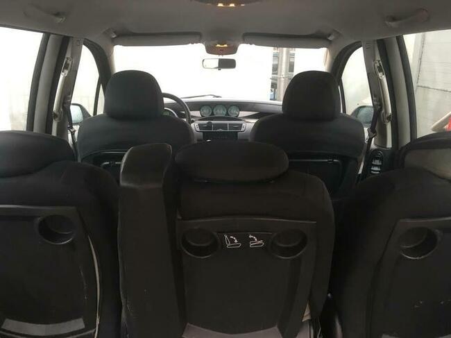 Idealny dla rodziny: komfortowy i bezpieczny Citroen C8 2.0