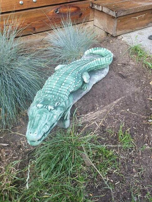 krokodyl ogrodowy figurka do ogrodu