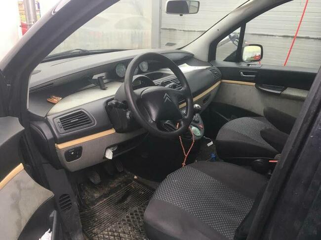 Idealny dla rodziny: komfortowy i bezpieczny Citroen C8 2.0