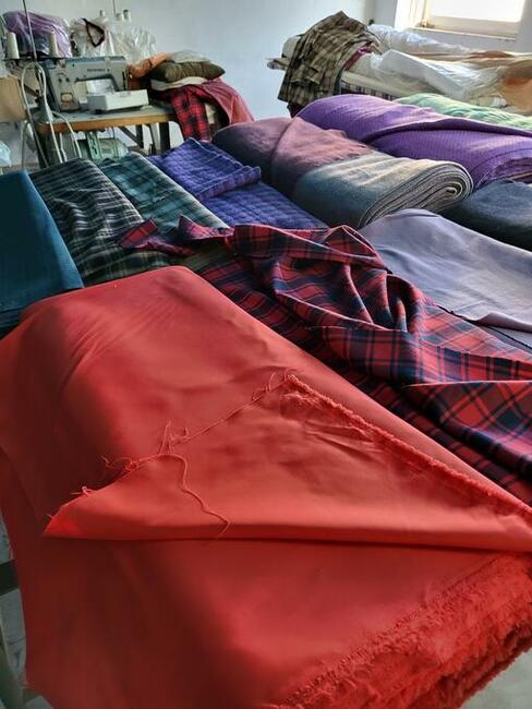 Oferuję nowe tkaniny wełny, len ,bawełna