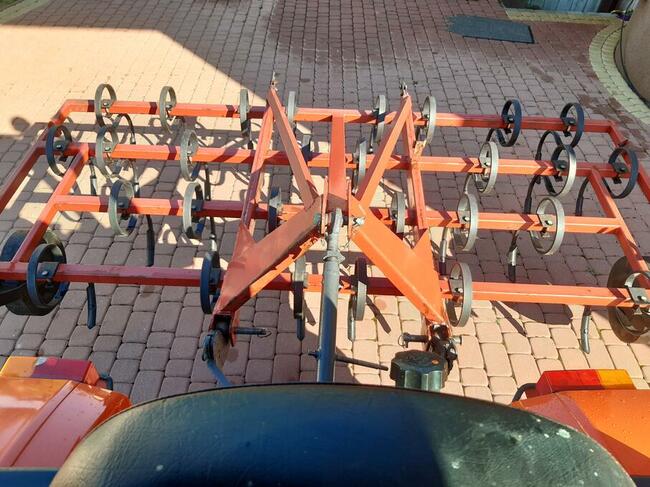 Kultywator uprawowy siewny