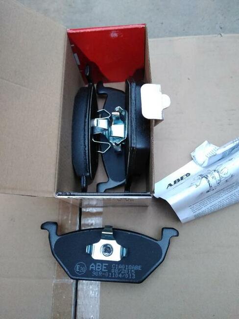 KLOCKI HAMULCOWE ABE C1A018ABE SKODA FABIA OCTA VW POLO