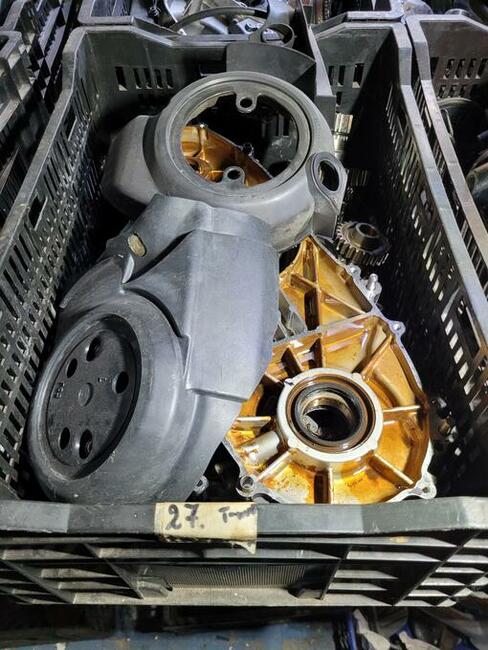 Yamaha T-max 500 podnóżki stacjonarne ze sprężyną.