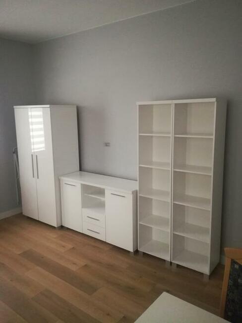 Mieszkanie przestronna kawalerka ciepła umeblowana