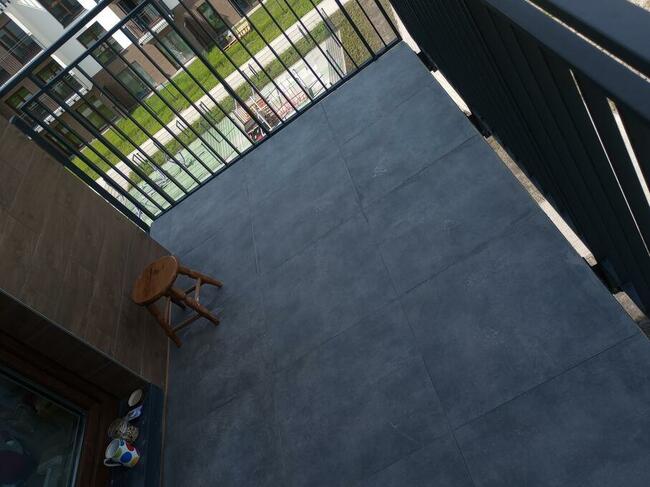 Układanie glazury terakoty gresu