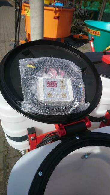 Rozsiewacz siewnik poplonu