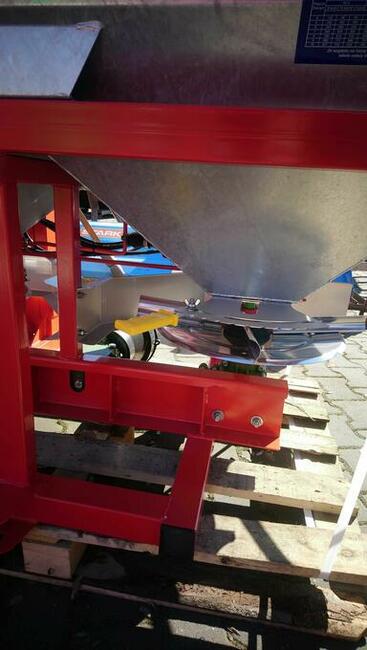 Rozsiewacz nawozu 400 / 600 / 800 / 1000