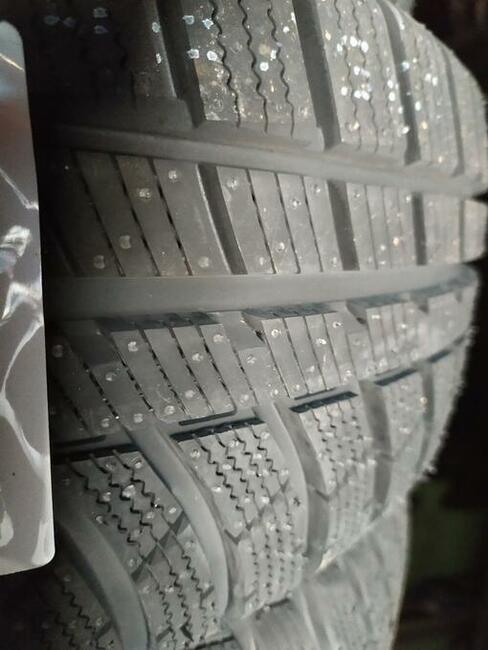 Opony wielosezonowe Road X nowe 195/65R15